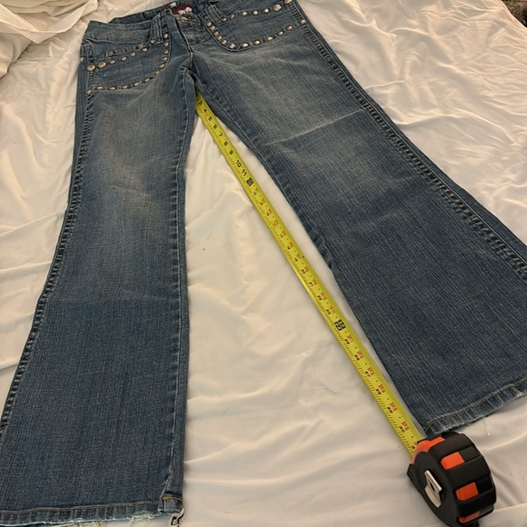 Size 9 candies blue jeans with steel button adornments - Picture 4 of 14